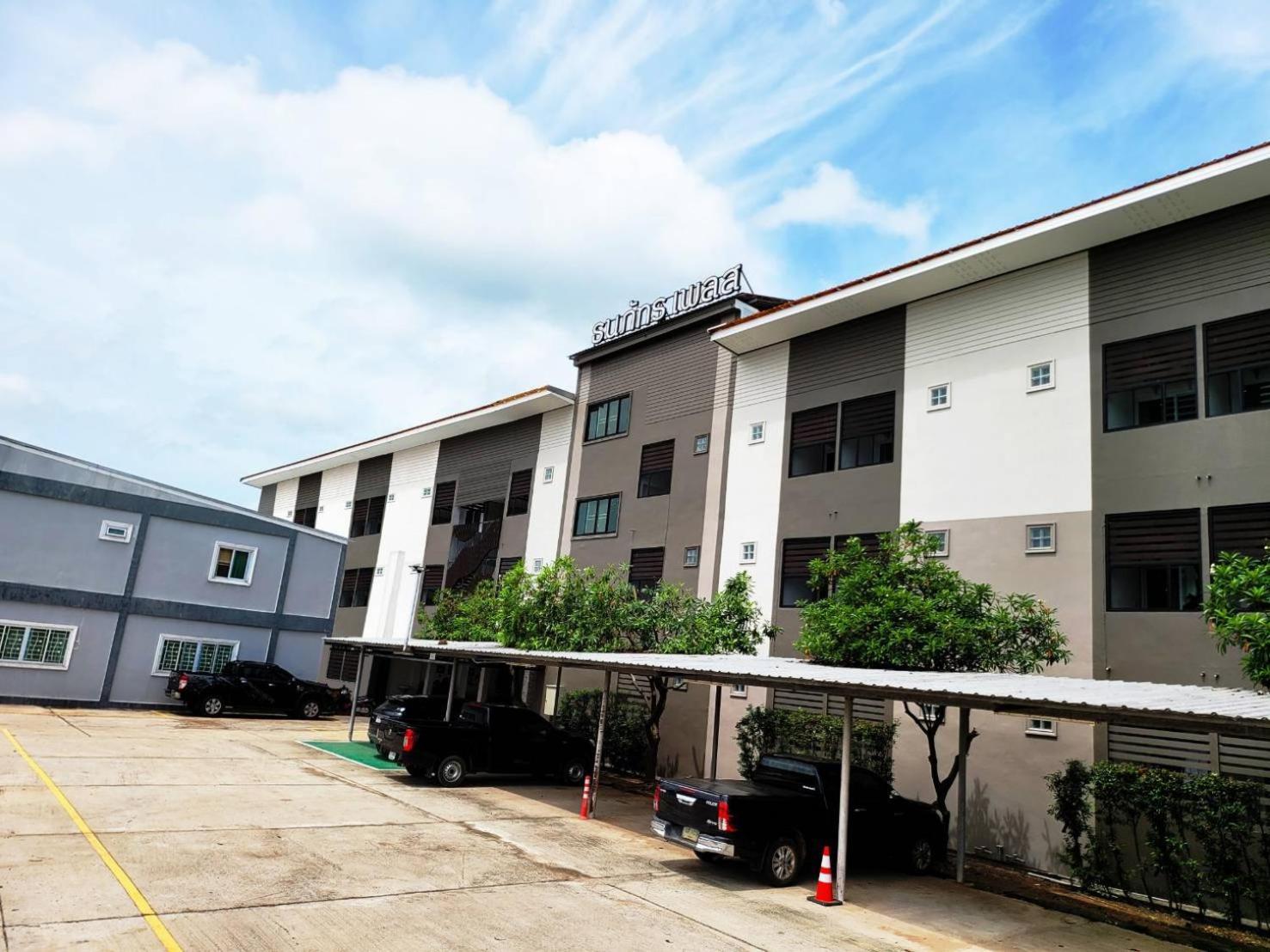 Thanaphat Place Buriram Exterior foto